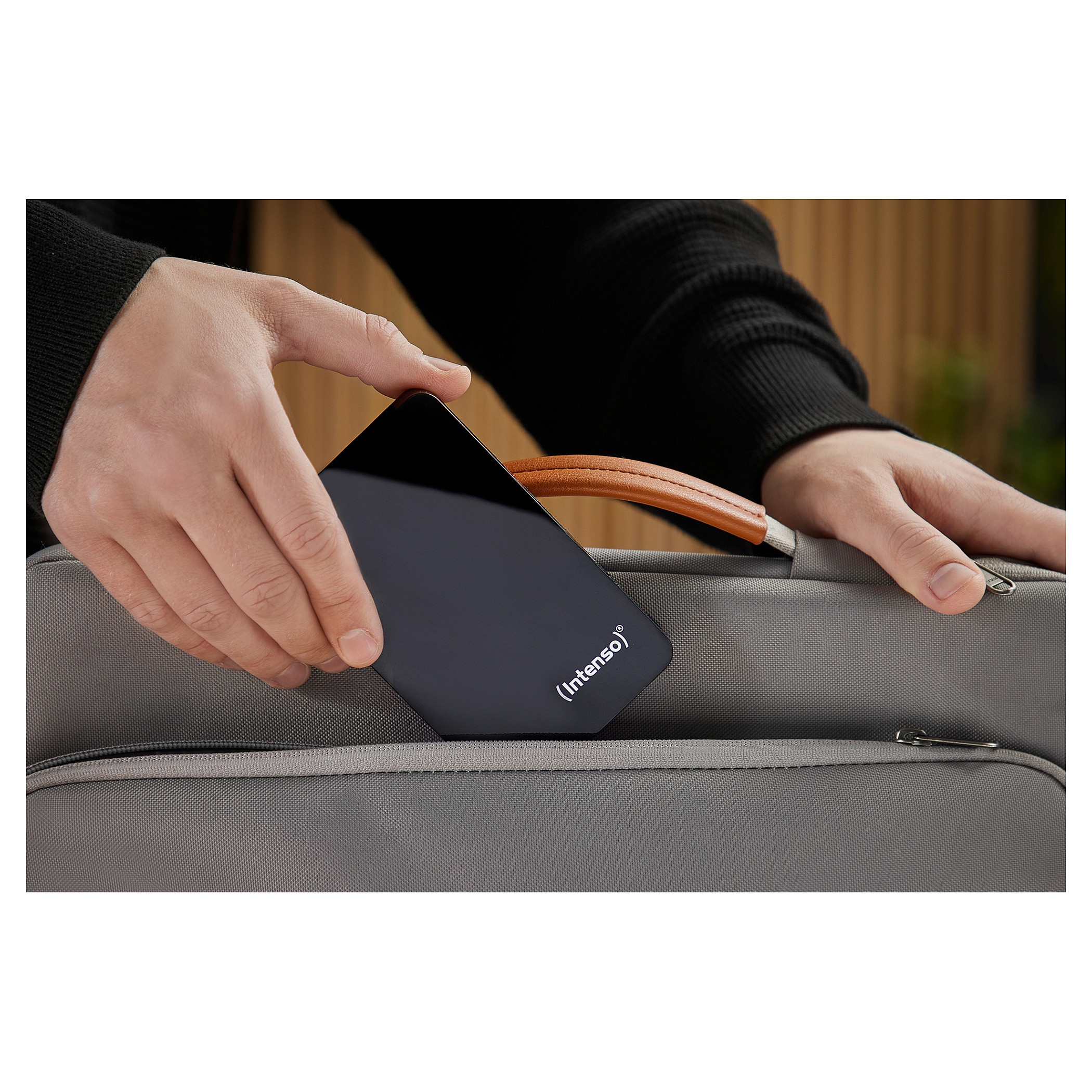 INTENSO Eksterni Hard Disk 2.5", kapacitet 1TB, USB 3.0 crna - HDD3.0-1TB/Memory Case-8