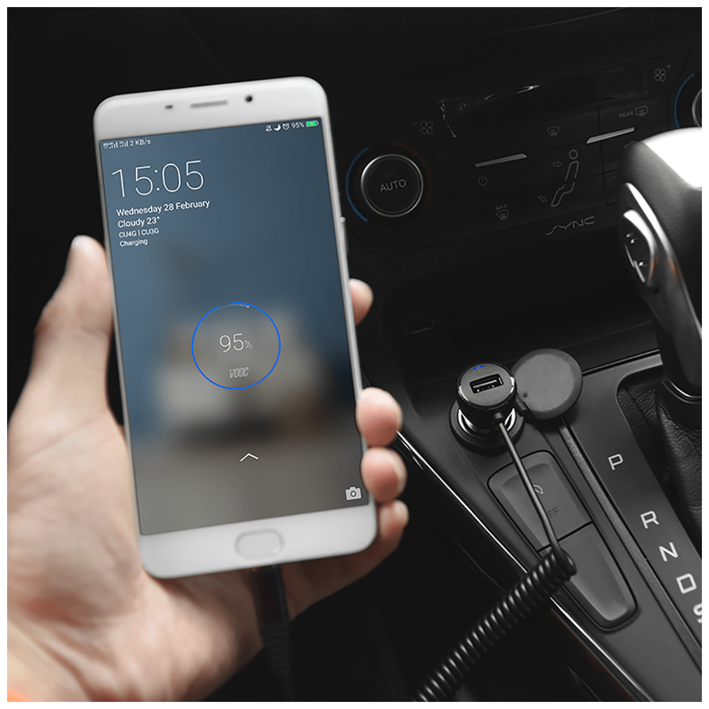 hoco. Auto punjač za Lightning kabelom, 1 x USB, 2.4 A max. - Z21A Ascender Lightning-3