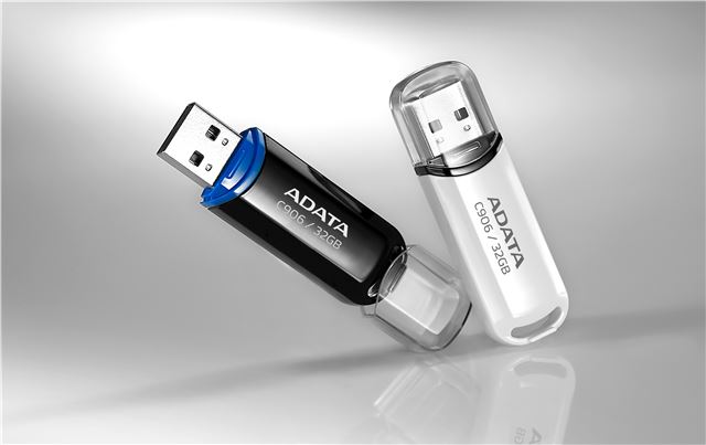 USB memorija ADATA 32GB C906 bijela