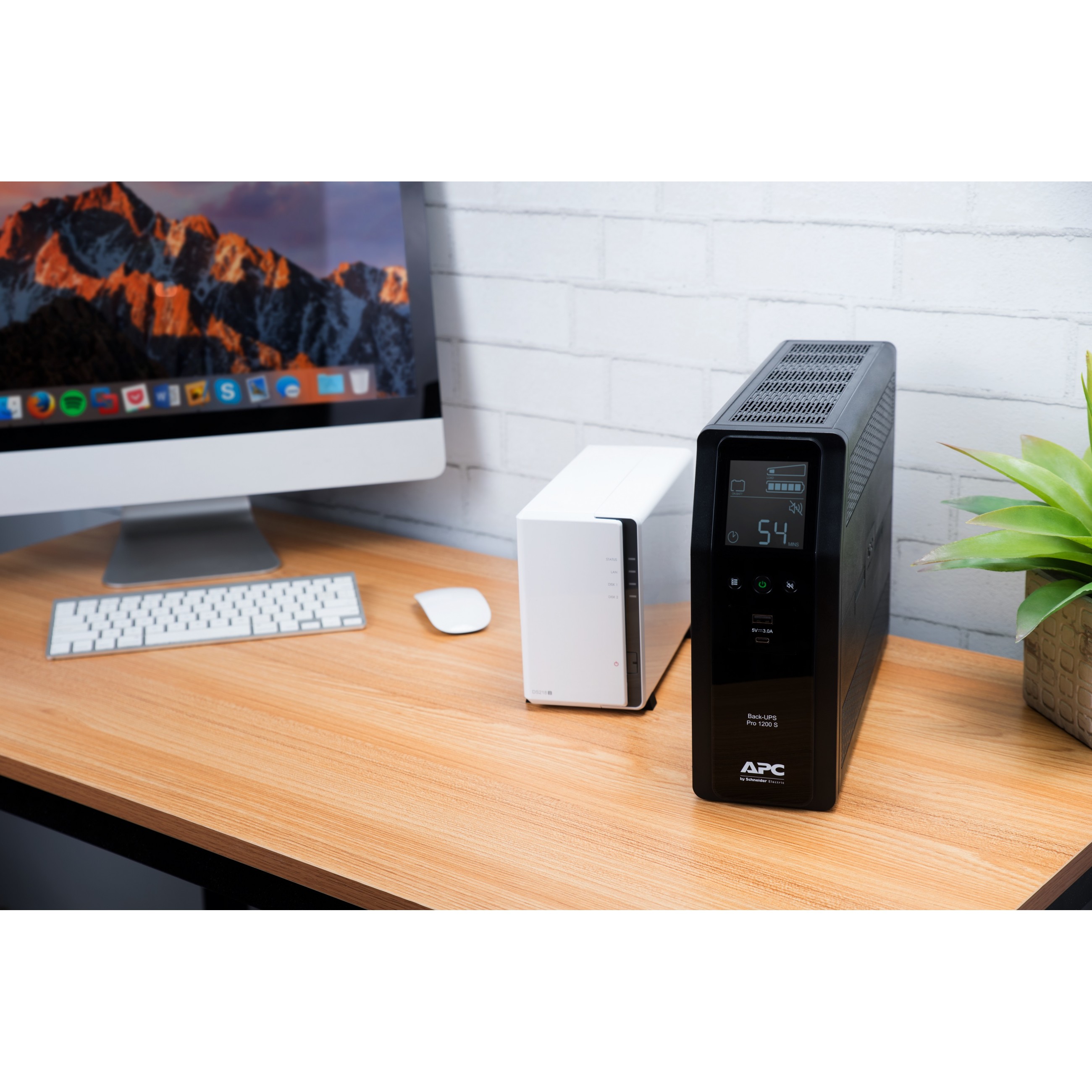 UPS APC Back BR1200SI (izlazna snaga 720 W, tehnologija Line interactive AVR, Pure sinewave, izlazni napon 230 V)-13