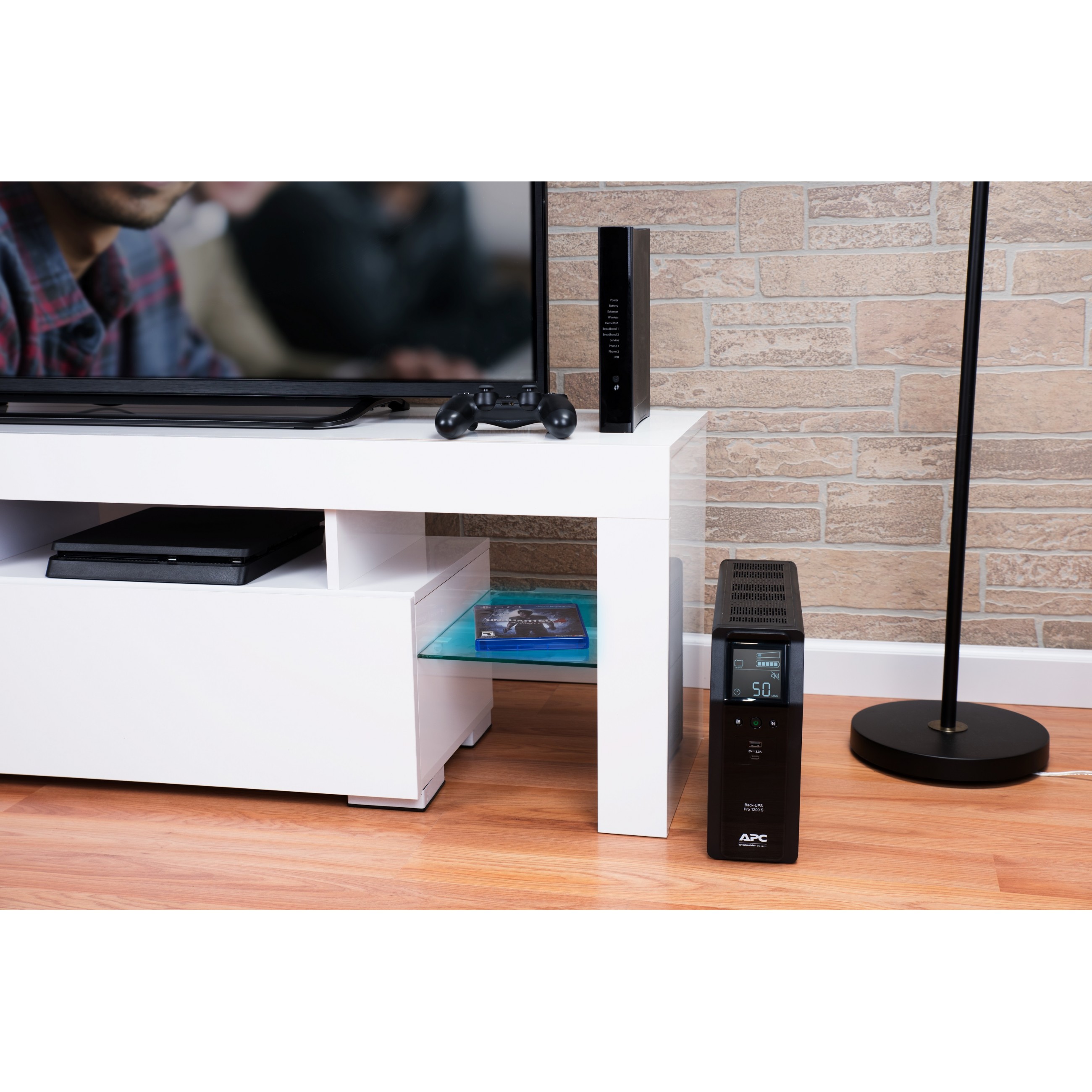 UPS APC Back BR1200SI (izlazna snaga 720 W, tehnologija Line interactive AVR, Pure sinewave, izlazni napon 230 V)-14