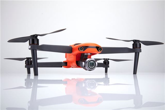 Dron AUTEL EVO II Pro Rugged Bundle V2 (kamera 1" CMOS, rezolucija 20 MP, maksimalno vrijeme leta 40 min, maksimalna brzina 72 km/h)