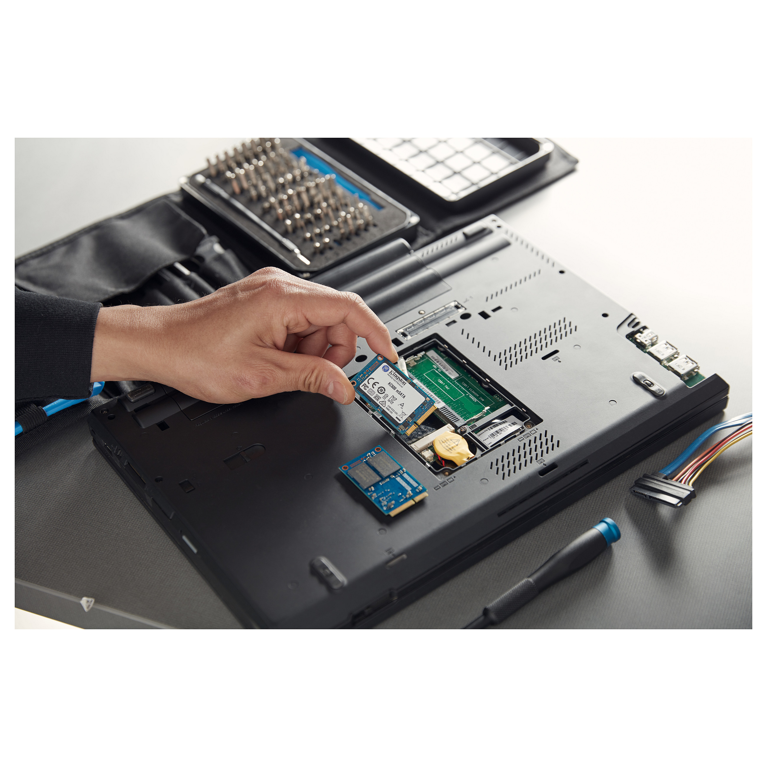SSD KINGSTON KC600 (kapacitet 1 TB, sučelje mSATA, format 1,8 inch, vrsta flash memorije 3D NAND, TLC NAND, brzina čitanja do 550 Mb/s, brzina zapisivanja do 520 Mb/s)-7
