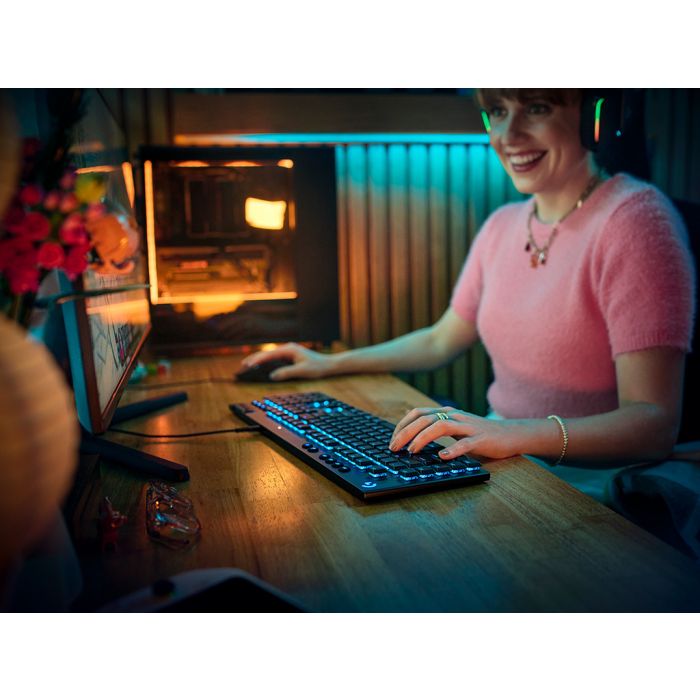 Gaming tipkovnica LOGITECH G915 X (USB, US layout, LIGHTSYNC RGB, nisko profilni mehanički prekidači) – internacionalna non HR tipkovnica-9