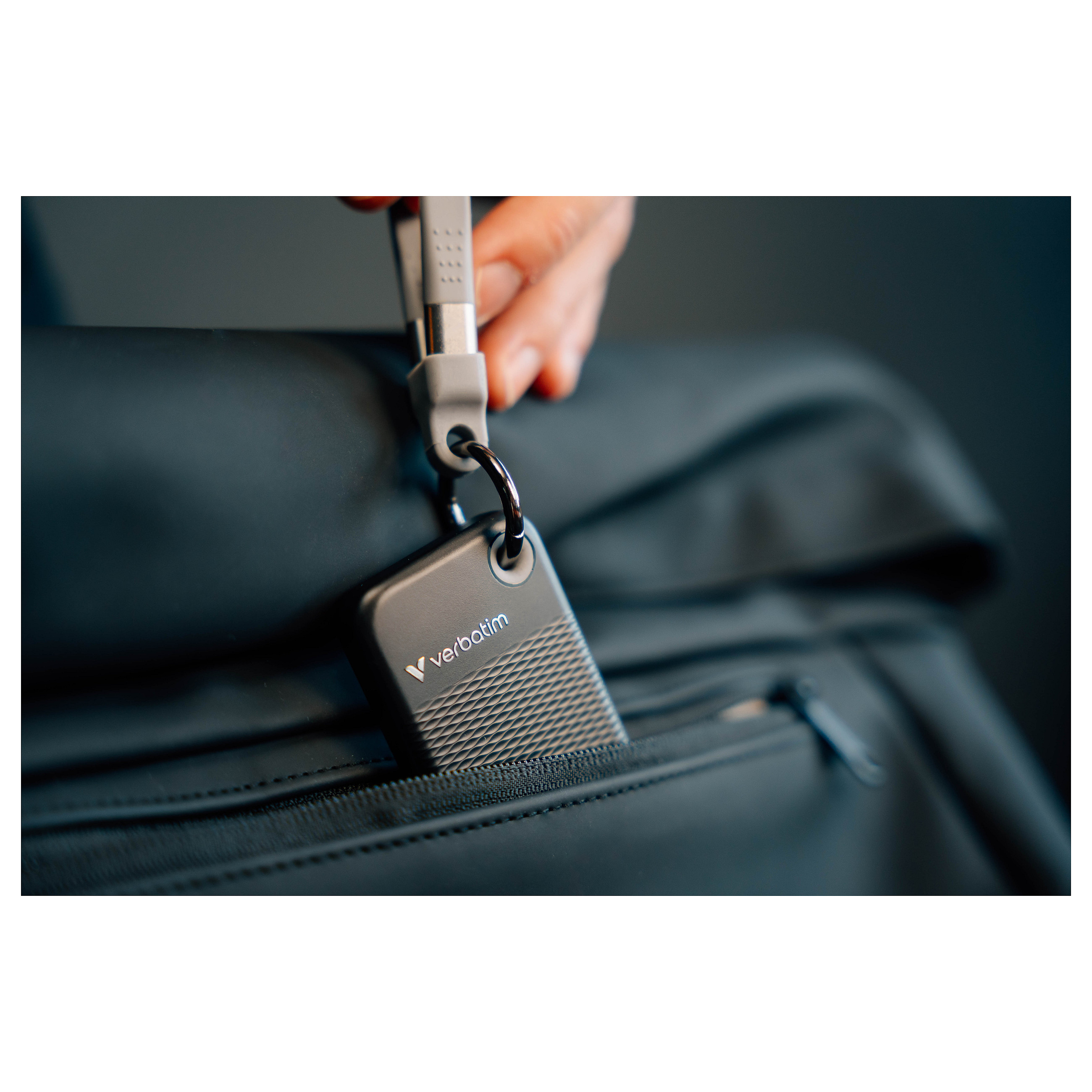 Vanjski disk VERBATIM Pocket 1TB SSD, USB 3.2 Gen2, Crna/Siva-6