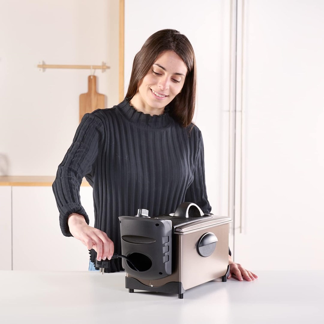 Friteza BLACK+DECKER BXDF2100E-11