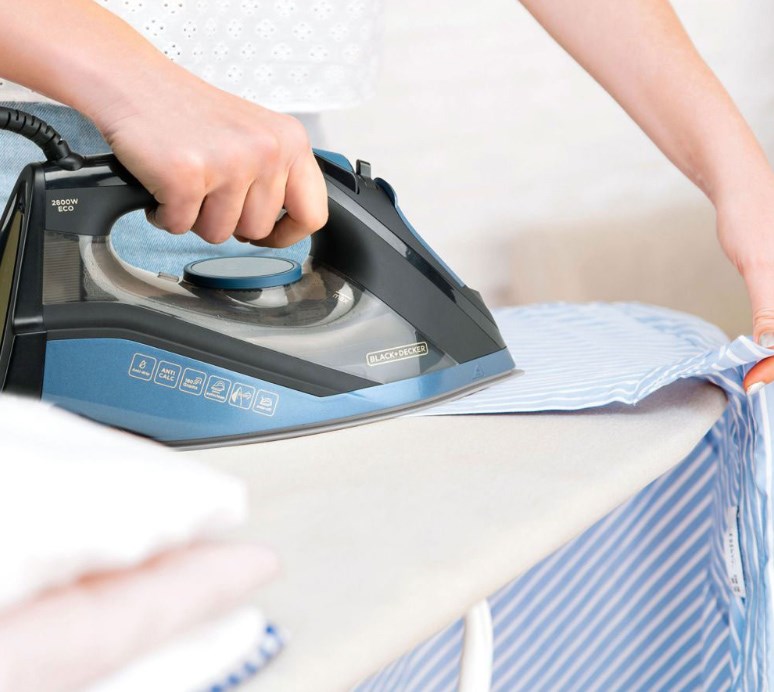 Glačalo na paru BLACK&DECKER BXIR2801E (2800 W, izlaz pare 180 g/min, kontinuirani učinak pare 45 g/min, ergonomski dizajn, automatski protiv kamenca)-3
