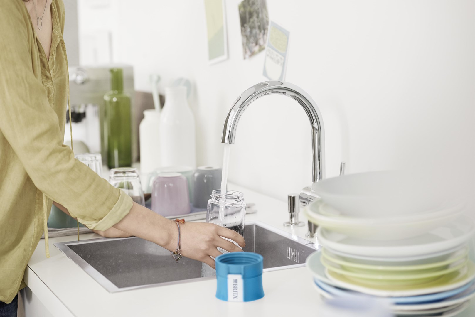 Boca za filtriranje vode Brita Fill&Go (0.6 L, roza) + 4 filtera-6