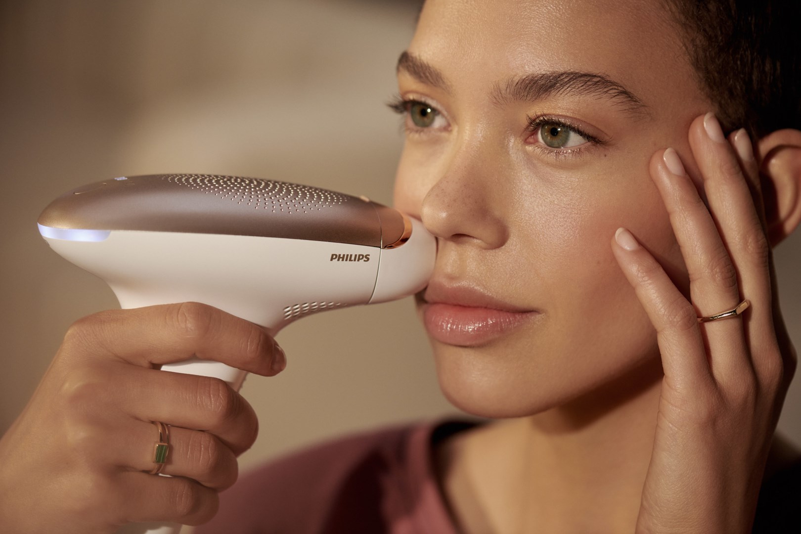 IPL uređaj PHILIPS Lumea Advanced BRI921/00 (Intense Pulsed Light, 250.000 bljeskova, nastavci za tijelo i lice, žičani)-3