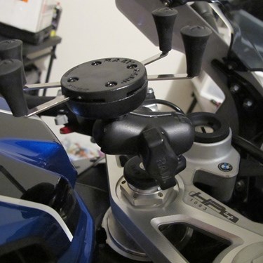 Držač za mobitel s osnovom za vilicu motora RAM Mounts X-Grip-3
