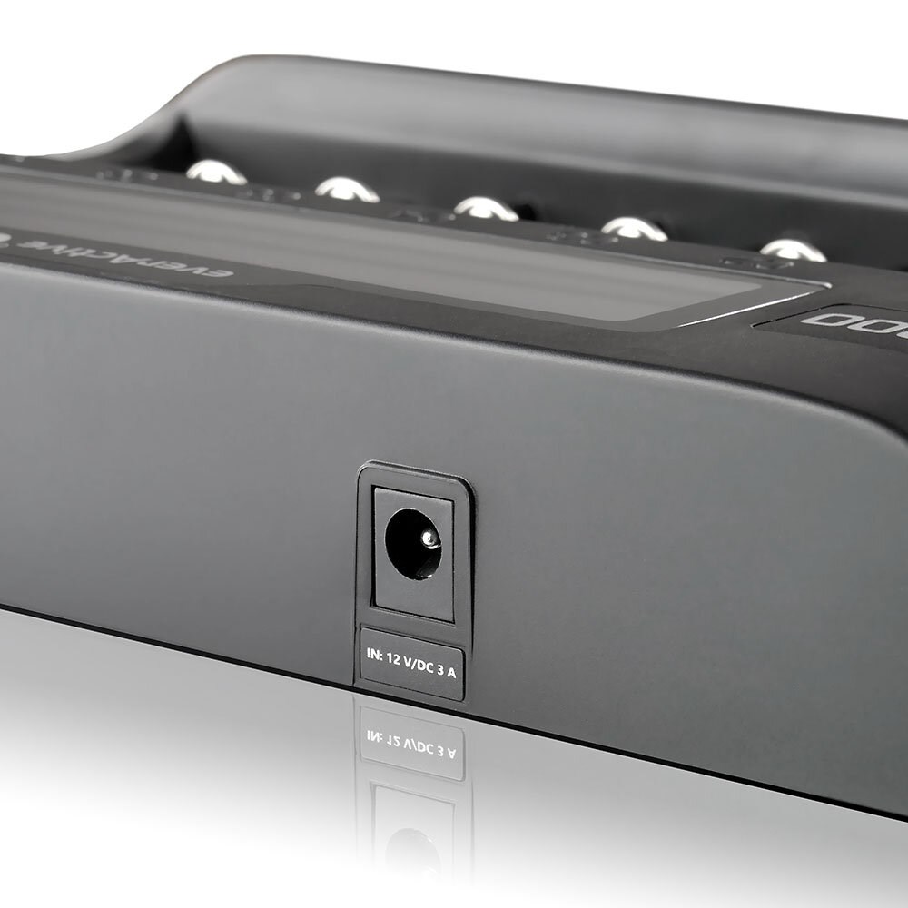 Punjač everActive UC-800 za cilindrične Li-ion i Ni-MH baterije-4