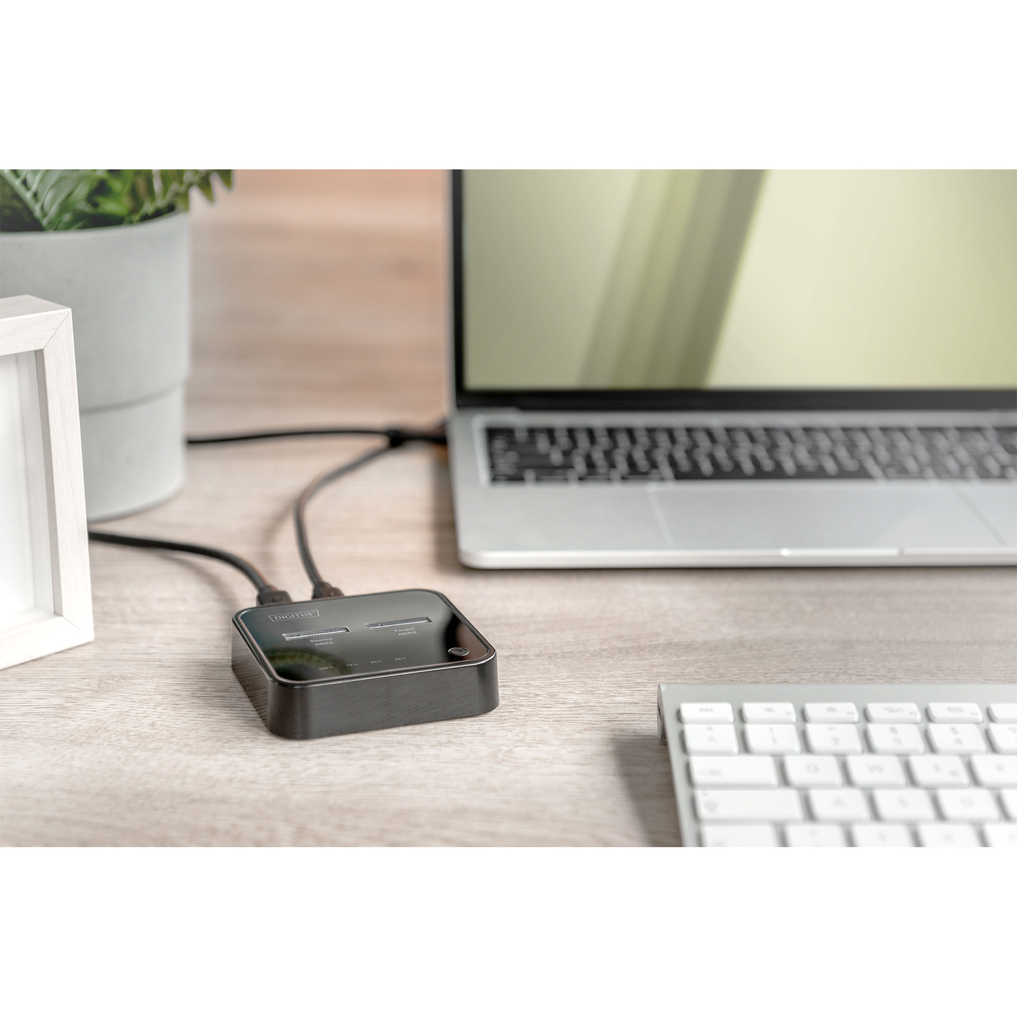 Docking stanica DIGITUS Dual M.2 NVMe SSD s funkcijom offline kloniranja, USB-C-1