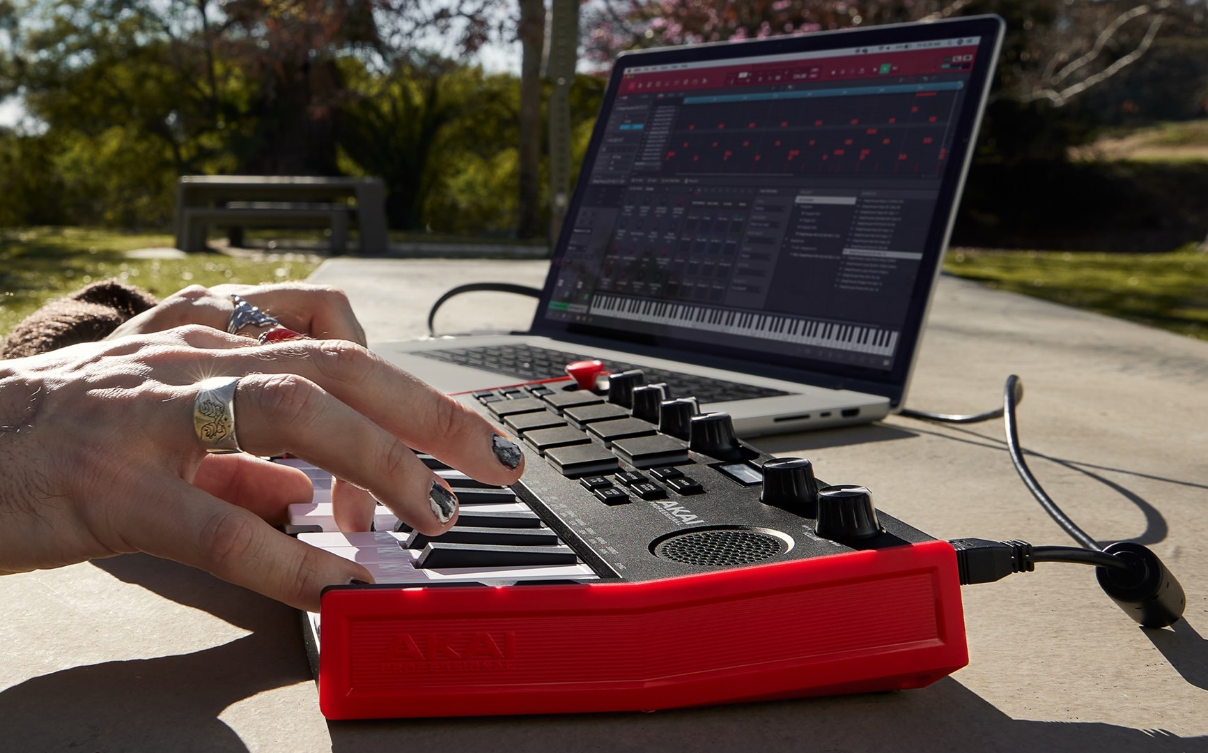 Kontroler Tipkovnica AKAI MPK Mini Play MK3 (USB, MIDI, Pad, Crna, Crvena)-7