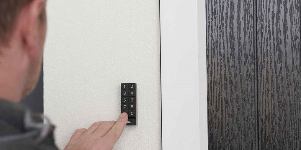 Numerička tipkovnica Yale 05/301000/BL (Bluetooth crna)-2
