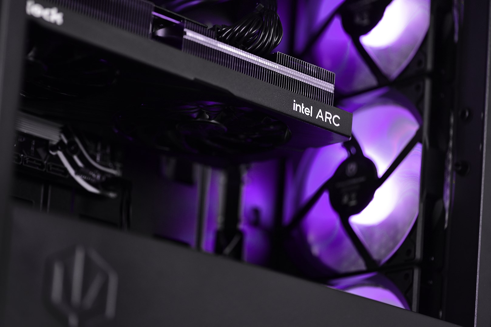 Računalo ACTINA (Midi Tower, AMD Ryzen™ 7 5700X, 32 GB DDR4-SDRAM, 1 TB SSD, AMD Radeon RX 7800 XT) crna-11
