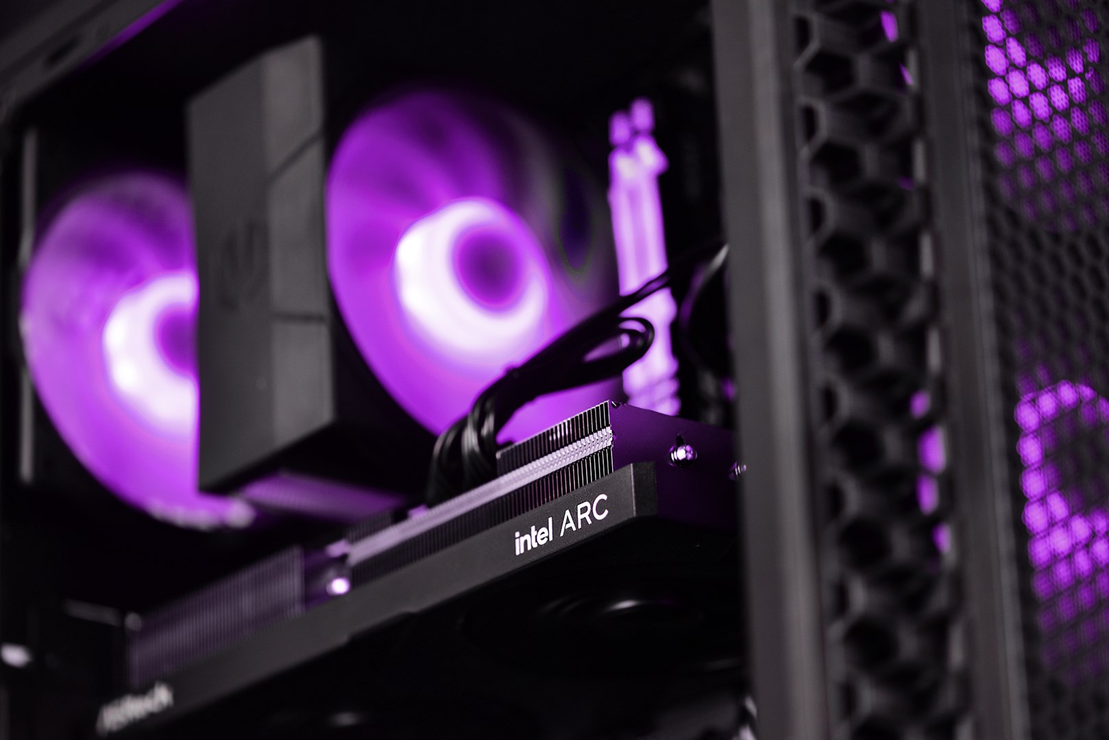Računalo ACTINA (Midi Tower, AMD Ryzen™ 7 5700X, 32 GB DDR4-SDRAM, 1 TB SSD, AMD Radeon RX 7800 XT) crna-9