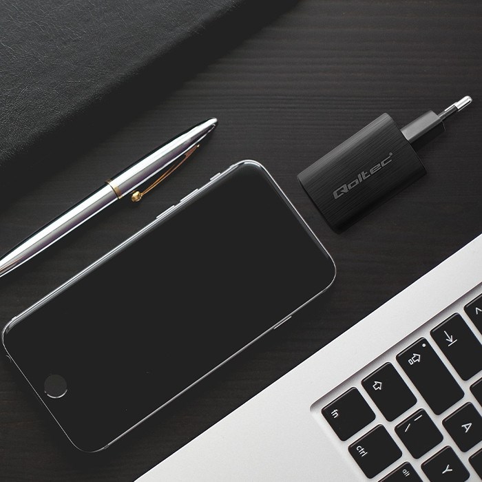 Punjač QOLTEC 50766 za mobilne uređaje, prijenosne konzole, power bank, pametne telefone, pametne satove, tablete crna boja-1