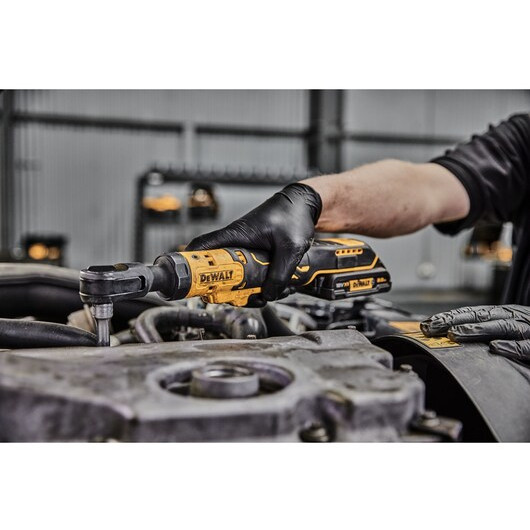 Akumulatorski zatezač DEWALT DCF512N (bez baterije i punjača)-6