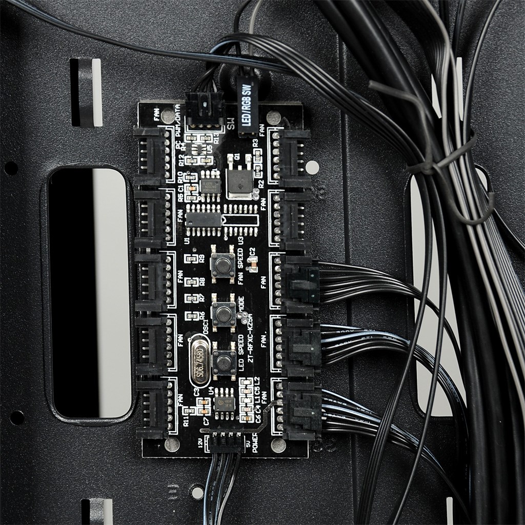 Kućište za računalo iBox Chiron ZH68 Gaming (ATX, micro ATX, Mini-ITX, EATX, 3x 3.5" utora, 4x 2.5" utora, 2x USB 2.0)-23