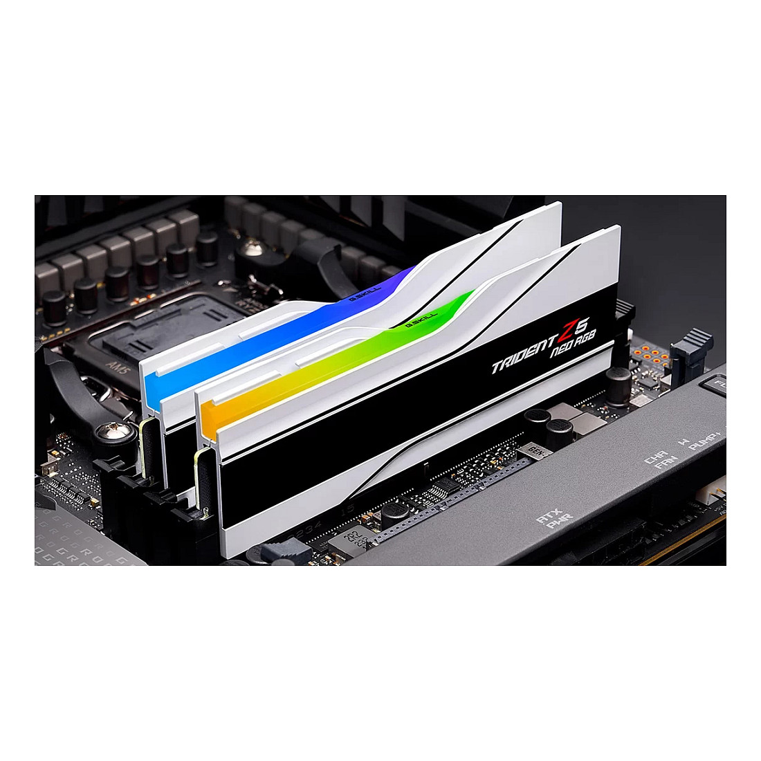 Memorijski modul G.SKILL Trident Z Neo F5-6000J3036F16GX2-TZ5NRW (32 GB, 2 x 16 GB, DDR5, 6000 MHz)-4