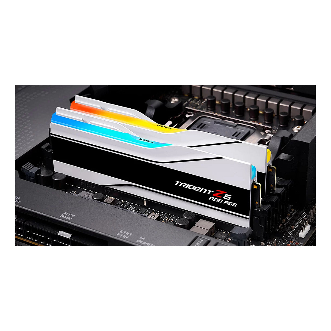 Memorijski modul G.SKILL Trident Z Neo F5-6000J3036F16GX2-TZ5NRW (32 GB, 2 x 16 GB, DDR5, 6000 MHz)-5