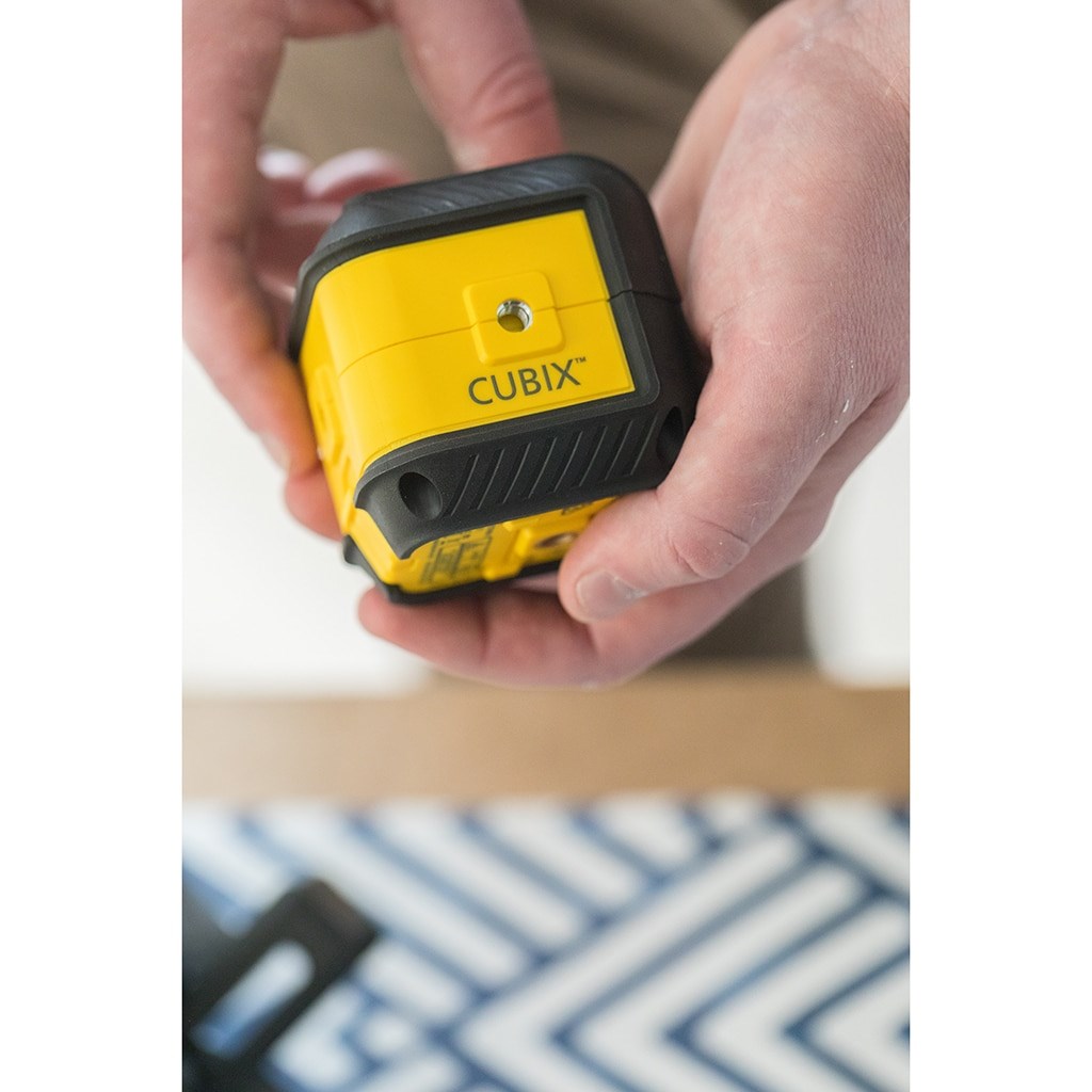 Laserski nivelir STANLEY Cubix Cross Line (crveni snop)