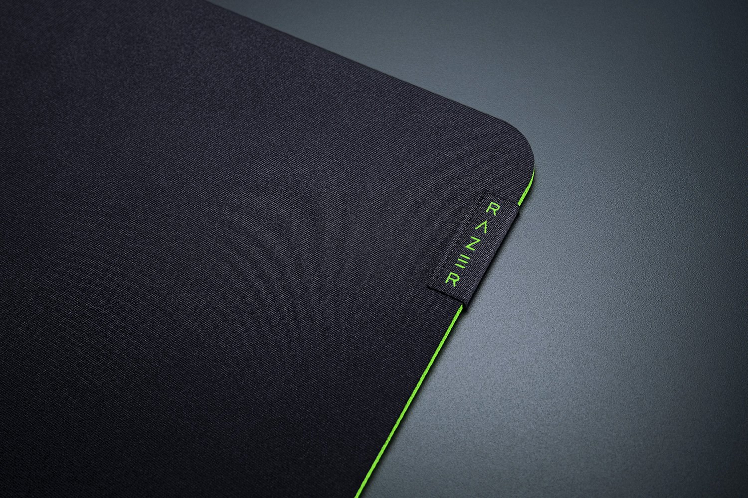 Razer Gigantus V2 - Medium Gaming mouse pad Black, Green-3