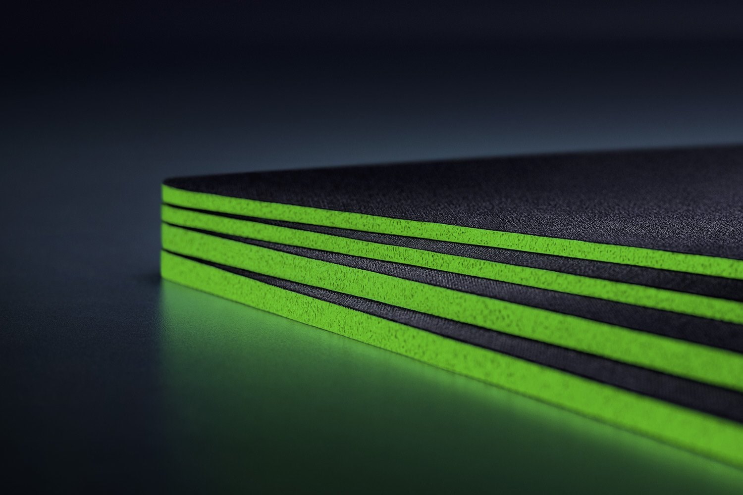 Razer Gigantus V2 - Medium Gaming mouse pad Black, Green-4