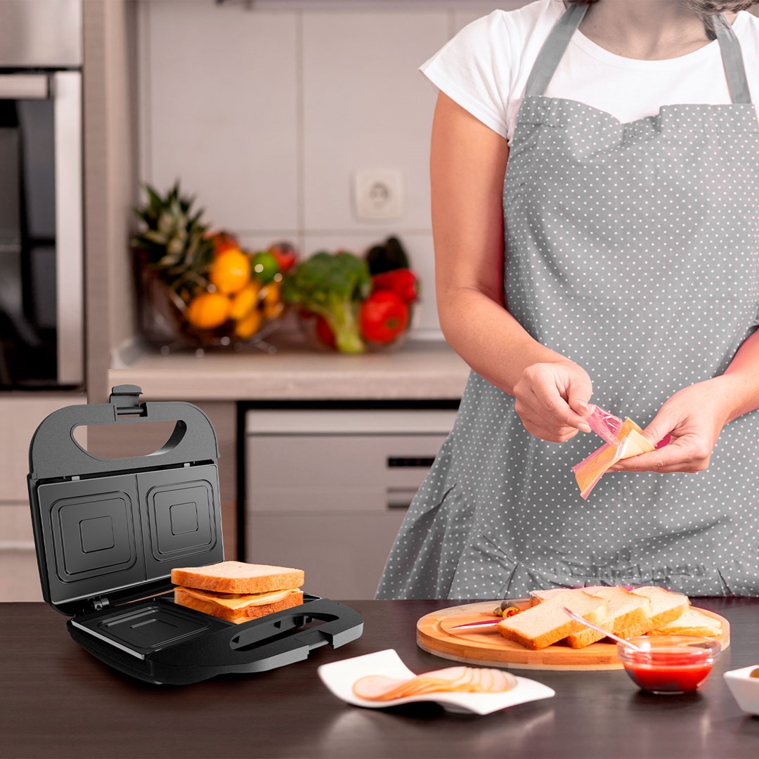 Toster za sendviče BLACK&DECKER BXSA753E (Snaga 750W, 2 sendviča, površina za kuhanje 215x125mm, neklizajuće noge, vertikalno skladištenje)-4