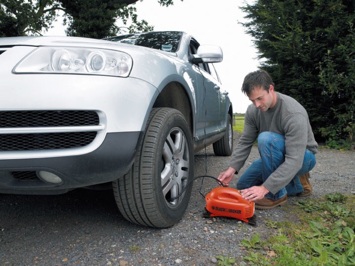 Auto kompresor BLACK+DECKER ASI200-XJ (crna boja)-6