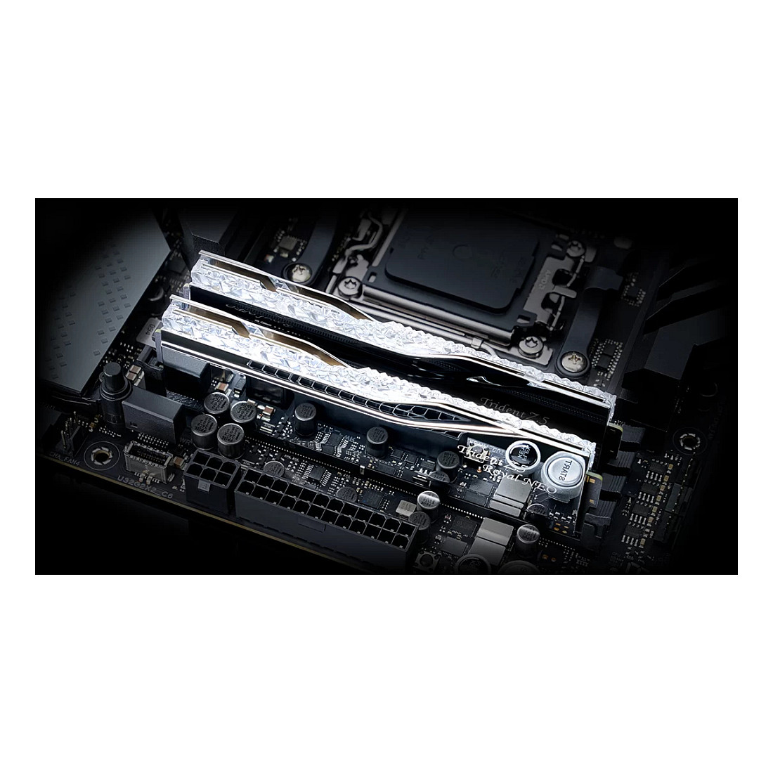 Memorijski modul G.SKILL Trident Z5 Neo F5-6400J3039G16GX2-TR5NS (32 GB, 2 x 16 GB, DDR5, 6400 MHz)-4