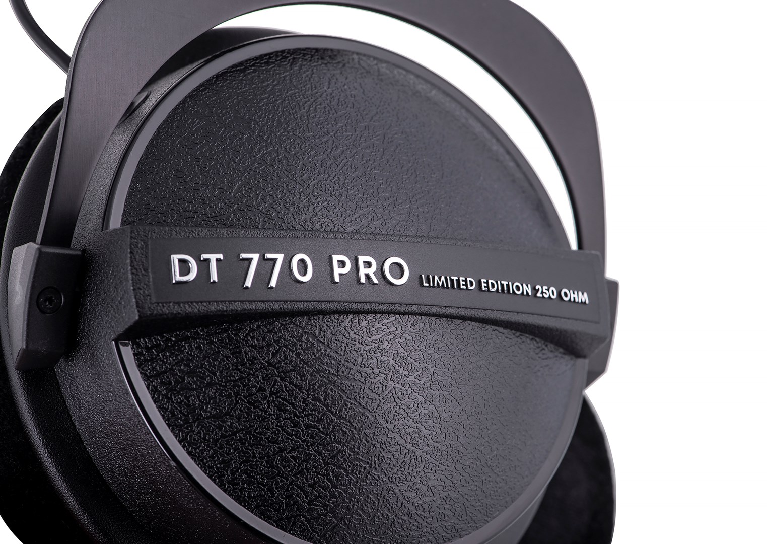 Beyerdynamic DT 770 PRO 250 OHM Black Limited Edition - closed studio headphones-19