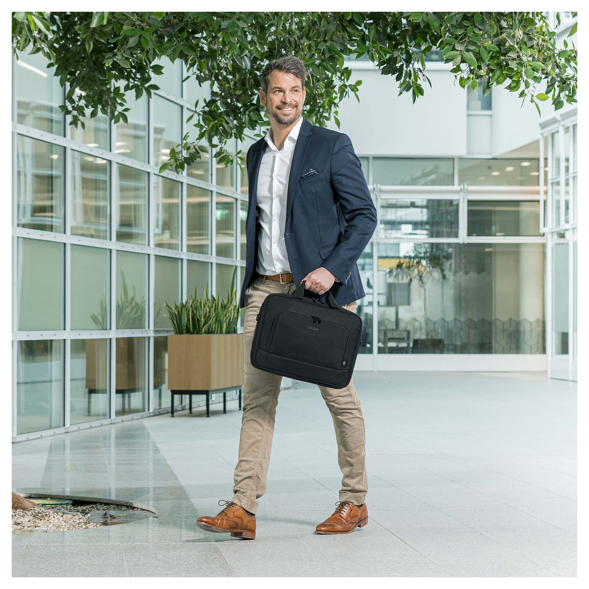 Torba za laptop DICOTA Eco Top Traveller BASE (39.6 cm (15.6"), crna, poliester, s prednjim i stražnjim džepom)-4