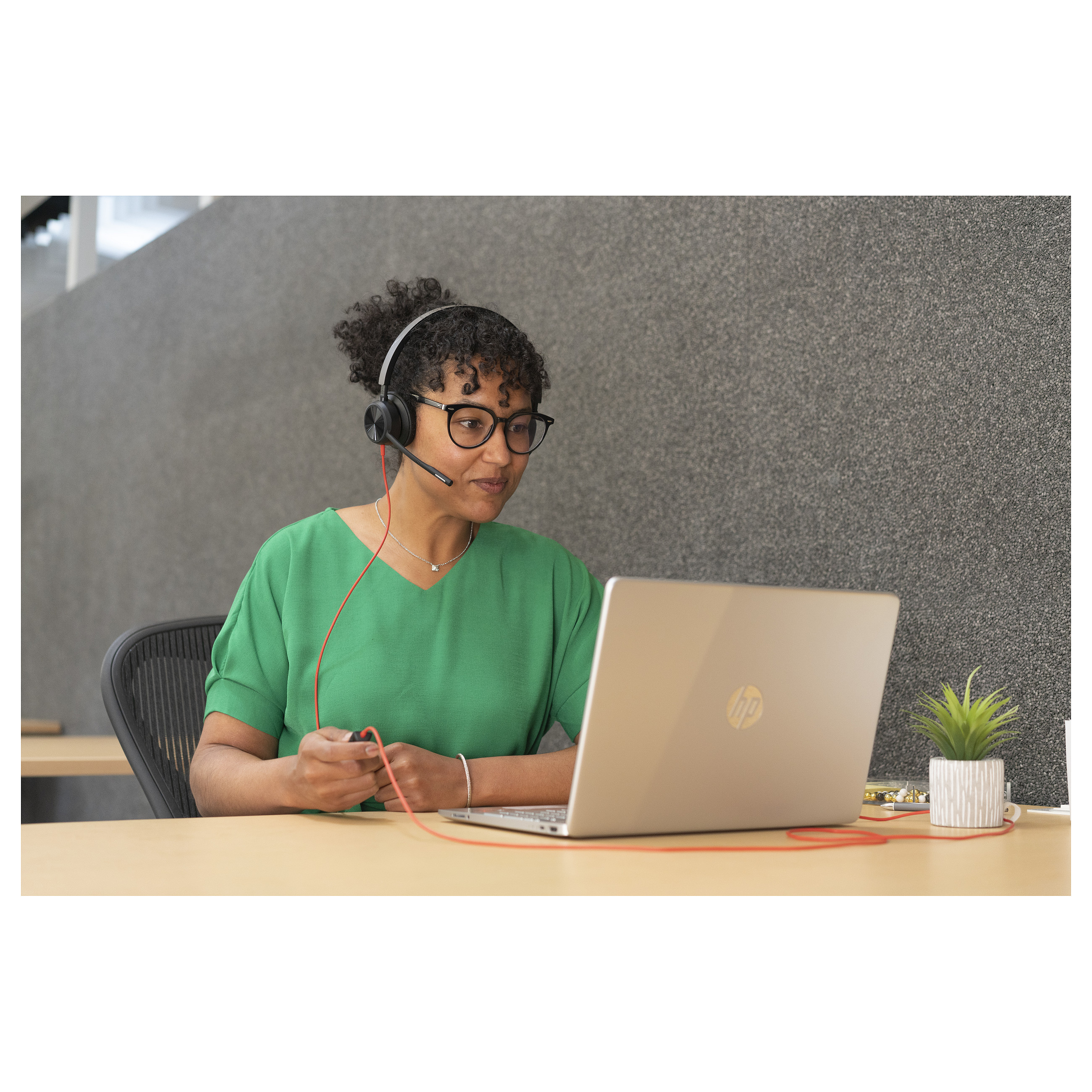 POLY Blackwire 8225 Stereo Microsoft Teams Certified USB-C Headset +USB-C/A Adapter-5