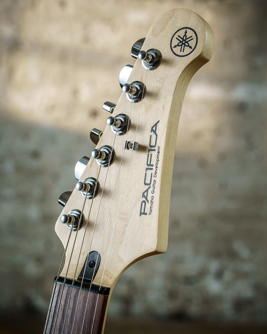 Električna gitara YAMAHA PAC112J 6 žica crna boja-1