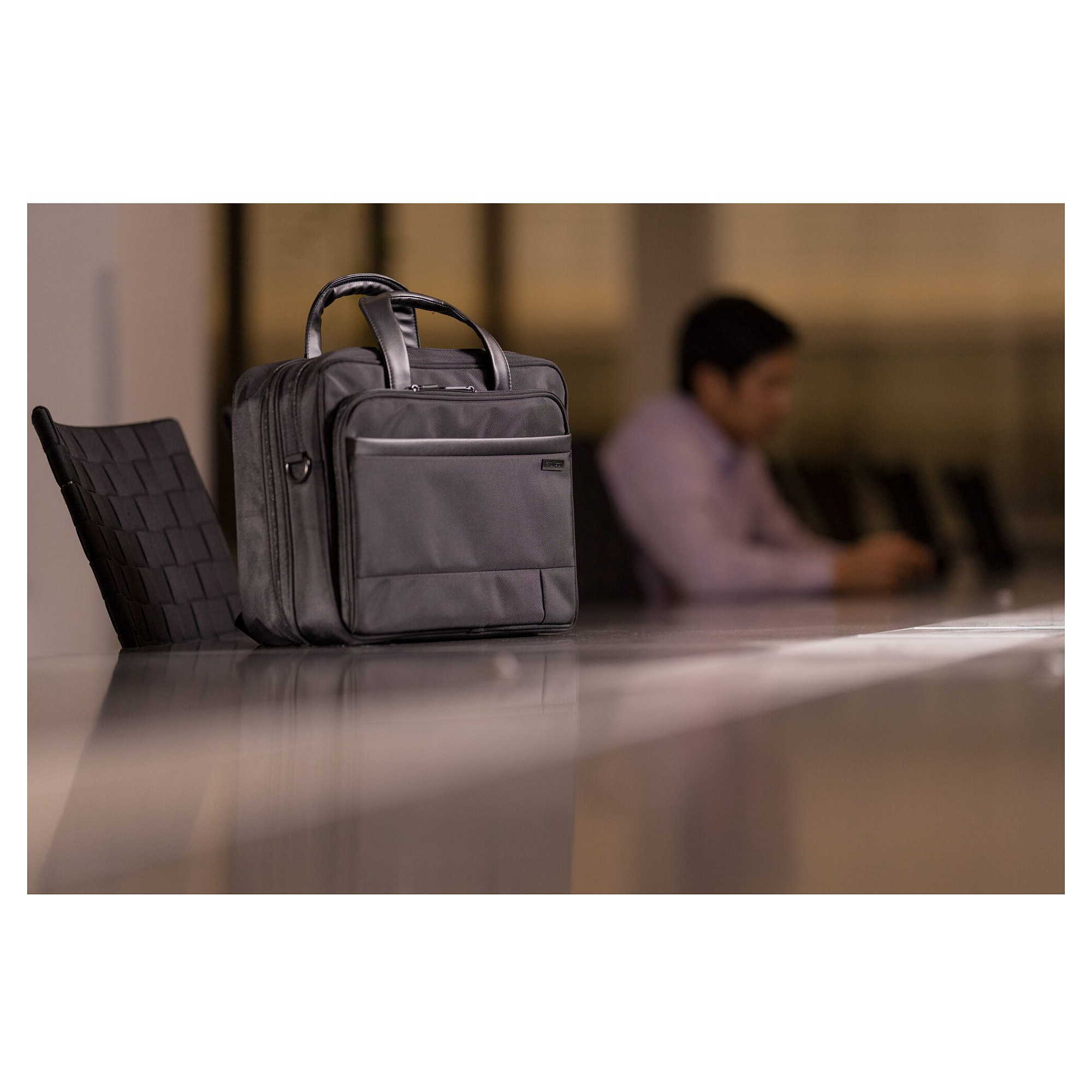 Torba KENSINGTON Contour™ 2.0 (15.6”, vodootporna, crna)-17