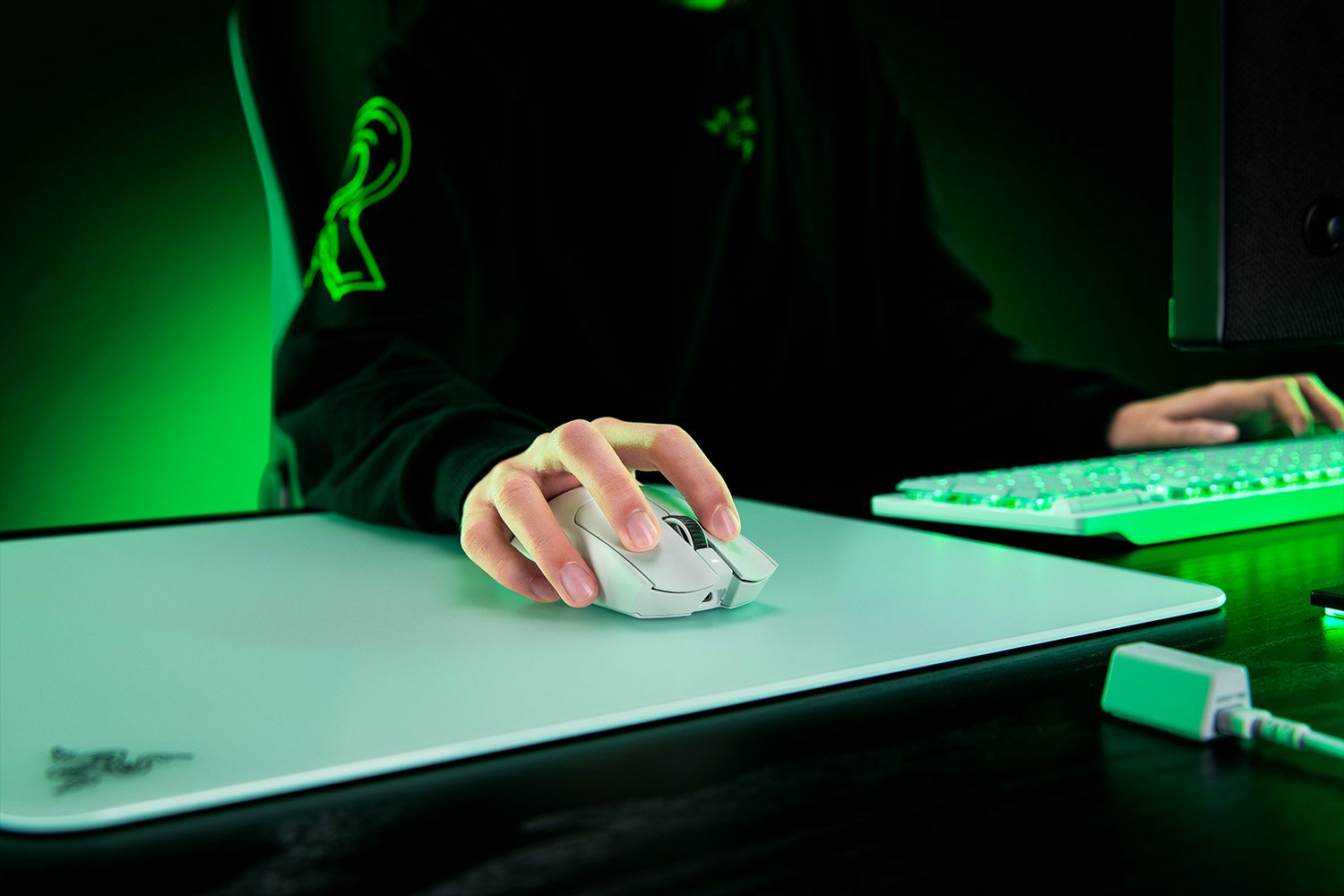 Razer Viper V3 Pro Wireless Esports Gaming Mouse - White-8