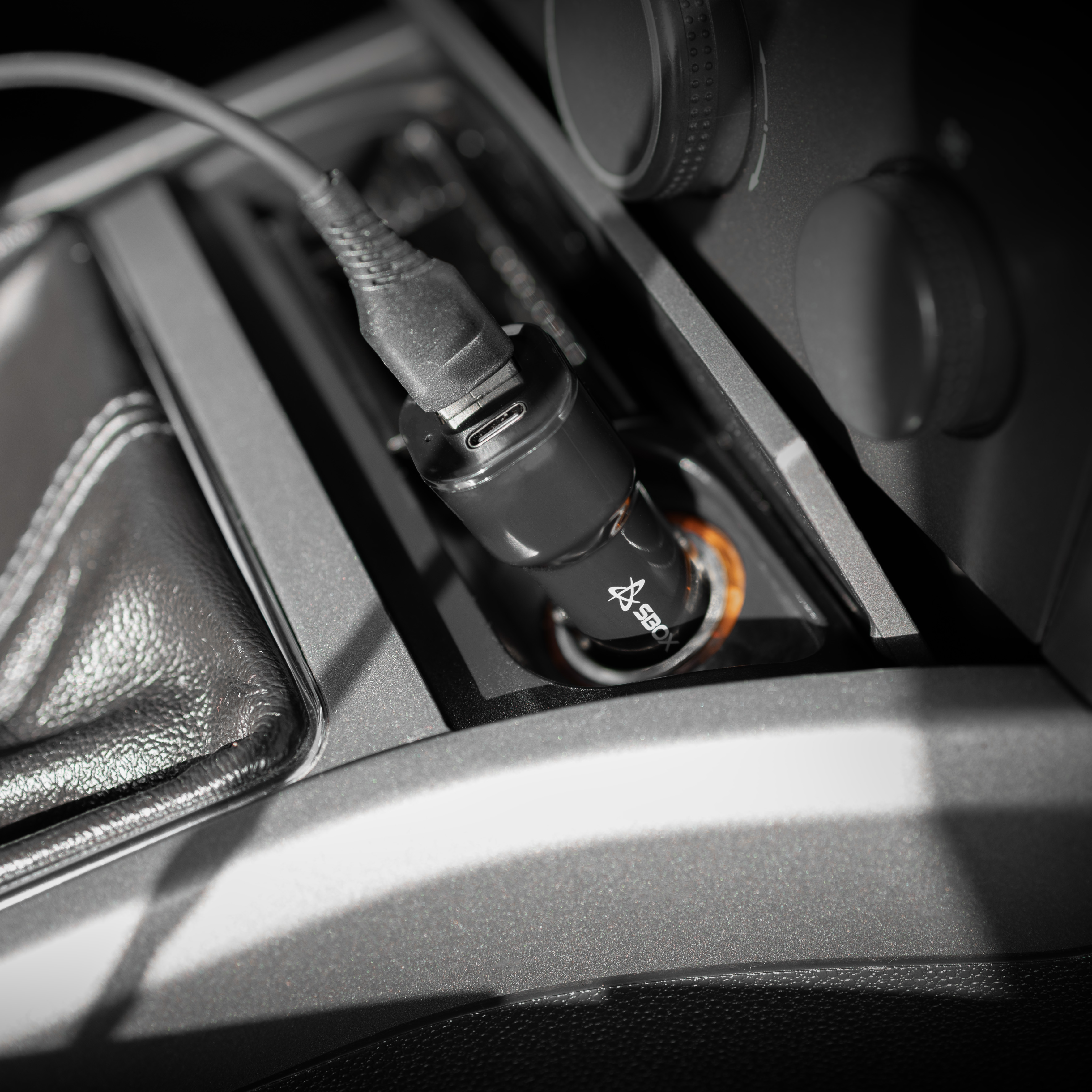 Auto punjač SBOX USB CC-038 (2 ulaza, 38 W) crni-4