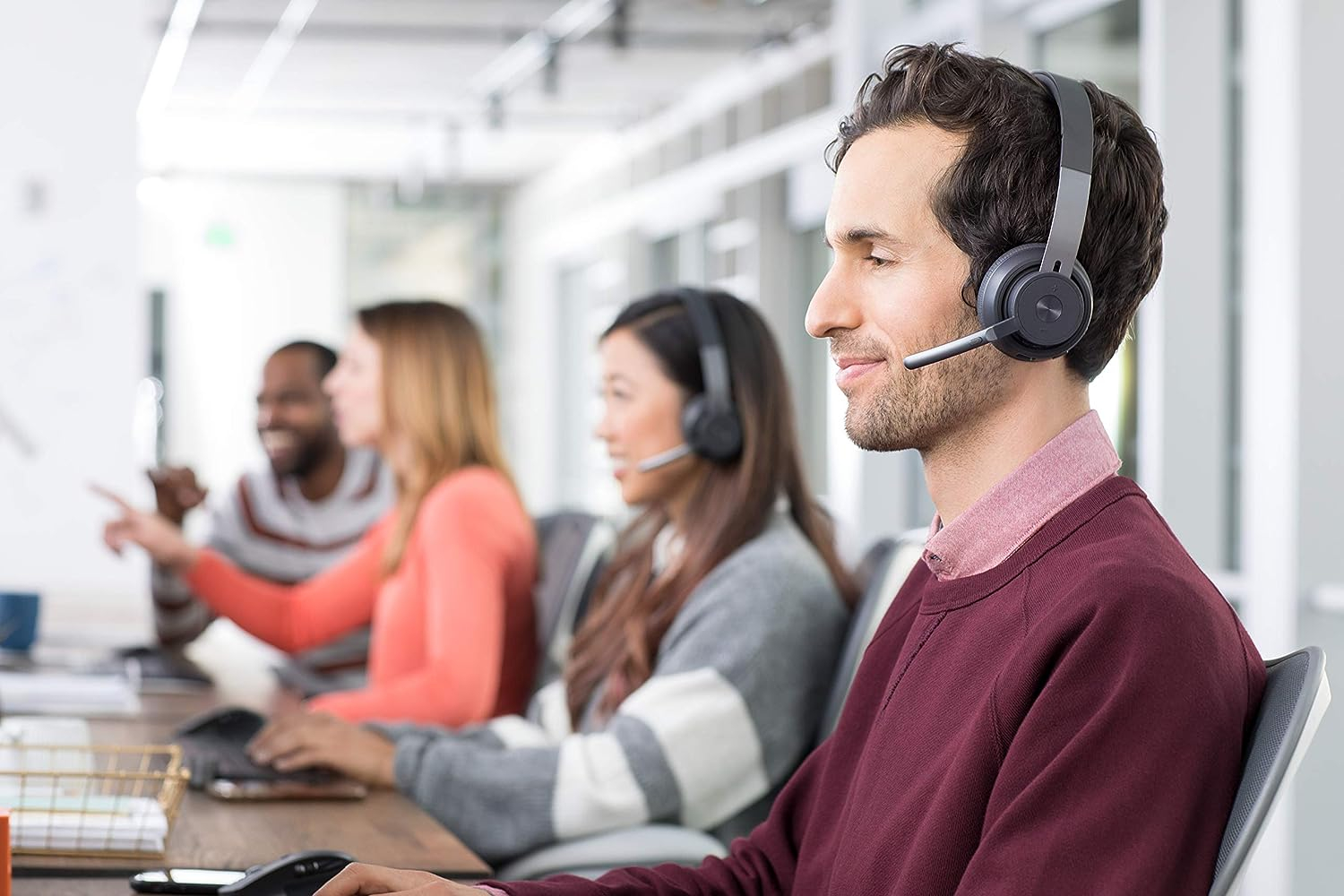 Slušalice LOGITECH Zone bežični Plus GRAPHITE 2.4GHZ/BT - EMEA-1