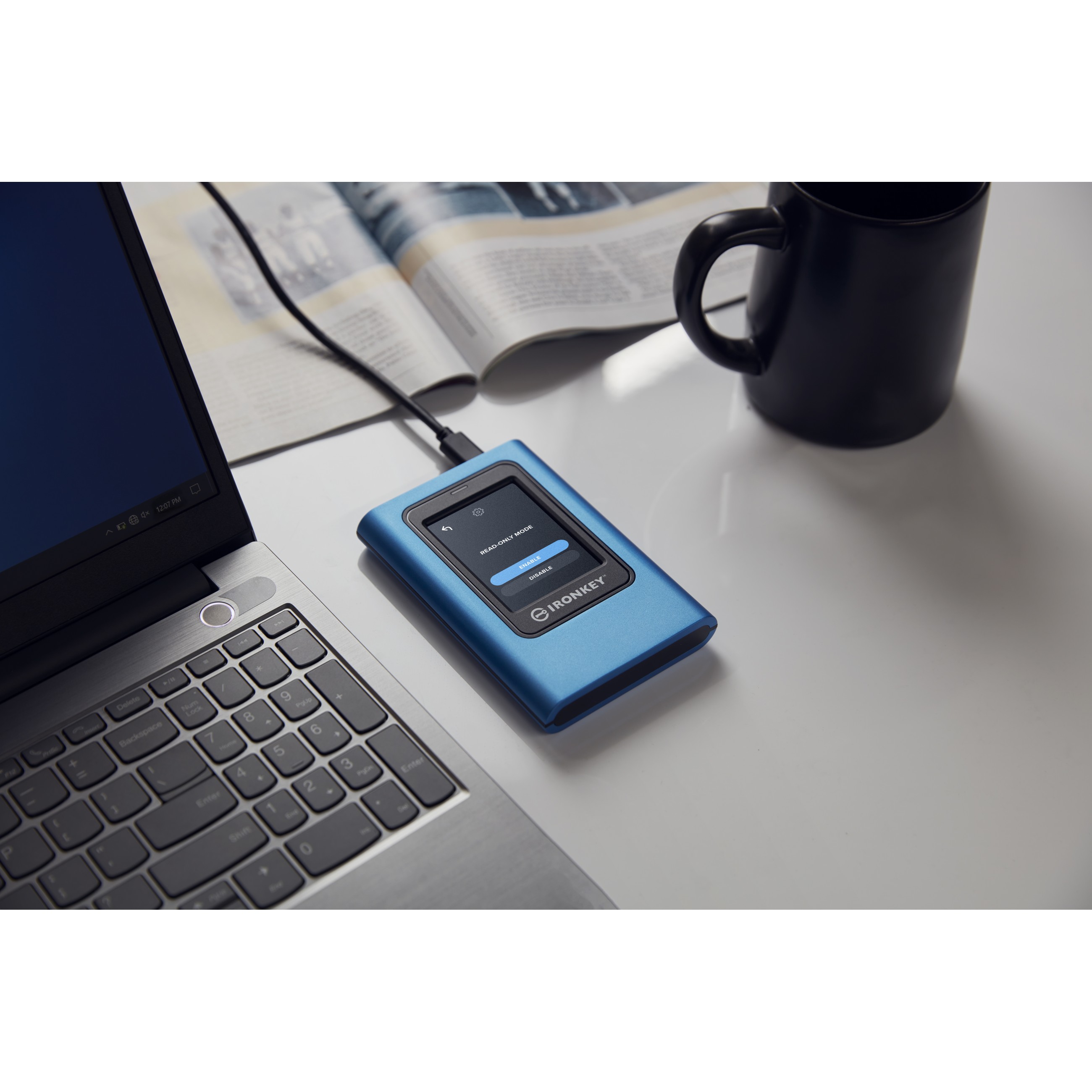 Vanjski SSD KINGSTON IronKey Vault Privacy 960GB (XTS-AES 256-bit enkripcija, USB 3.2 GEN 1, Plava)-11