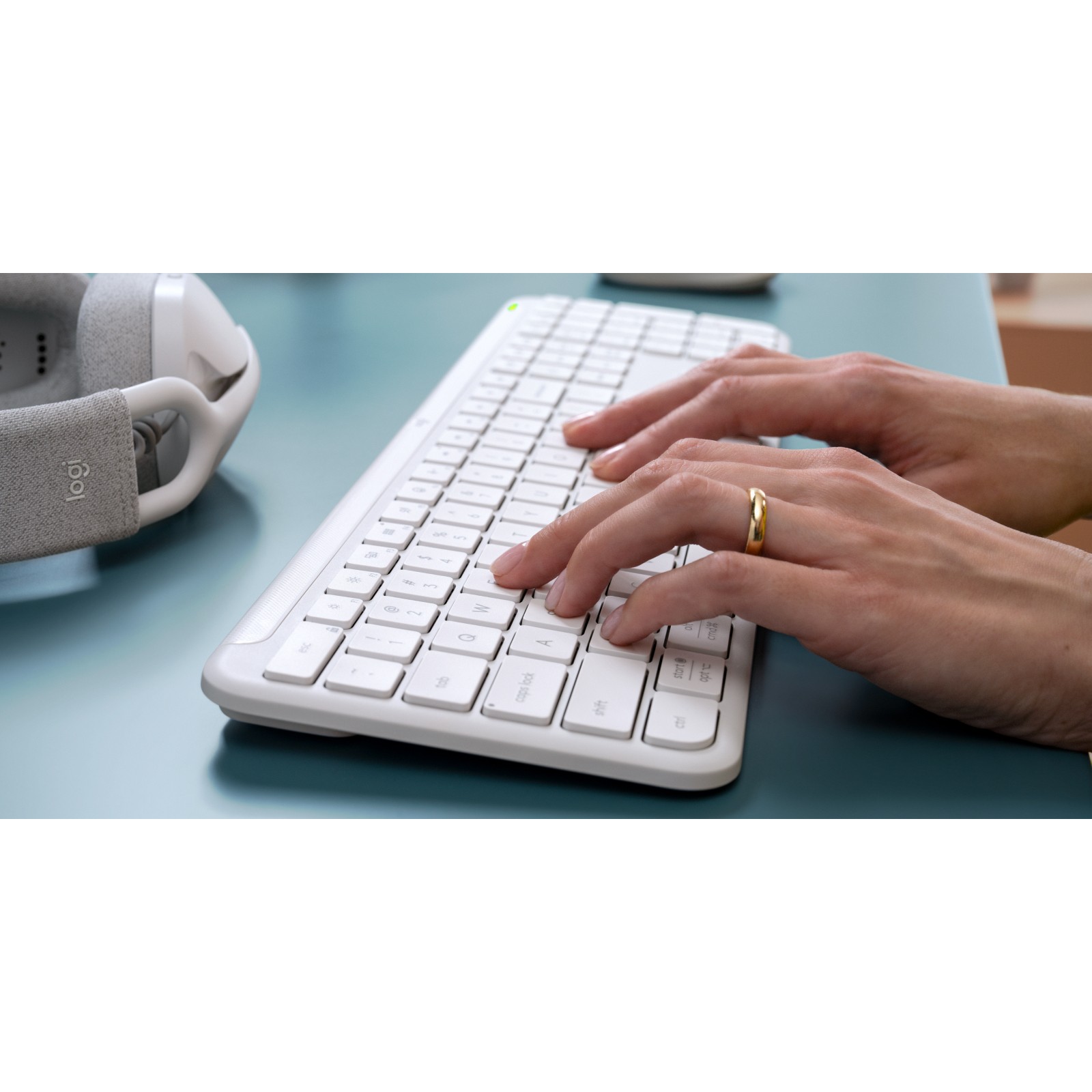 Tipkovnica LOGITECH Signature Slim K950, bijela – internacionalna non HR tipkovnica-13