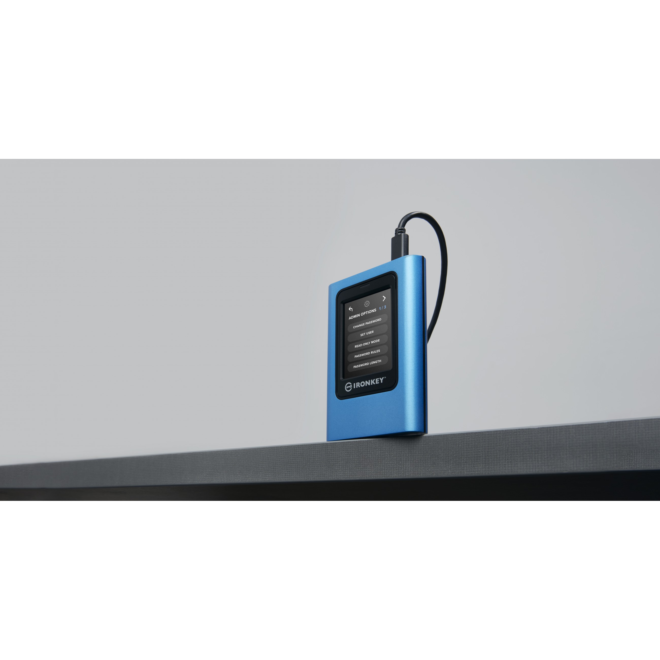 SSD KINGSTON IronKey Vault Privacy 80 (7680GB, XTS-AES 256-bit, vanjski)-16