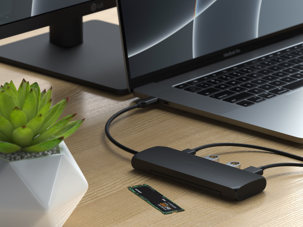 Satechi Aluminium USB-C Hybrid Multiport adapter (SSD Enclosure, HDMI 4K, 2 x USB-A 3.1 Gen 2 up to 10 Gbps) - crna-1