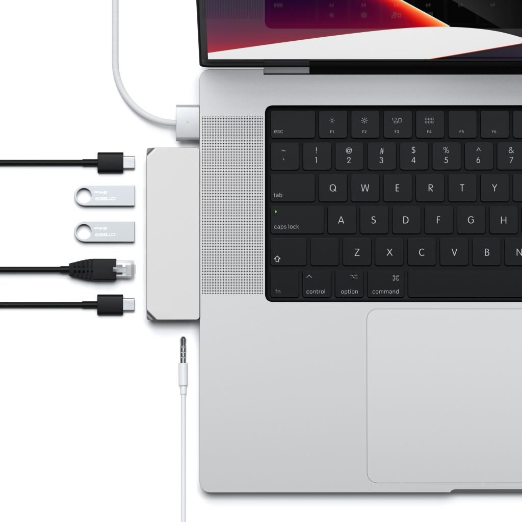 SATECHI Aluminium Pro Hub Mini (1xUSB4 96W, 1xHDMI 6K 60Hz, 2 x USB-A 3.0, 1xEthernet, 1xUSB-C, 1xAudio) - Srebrni-1