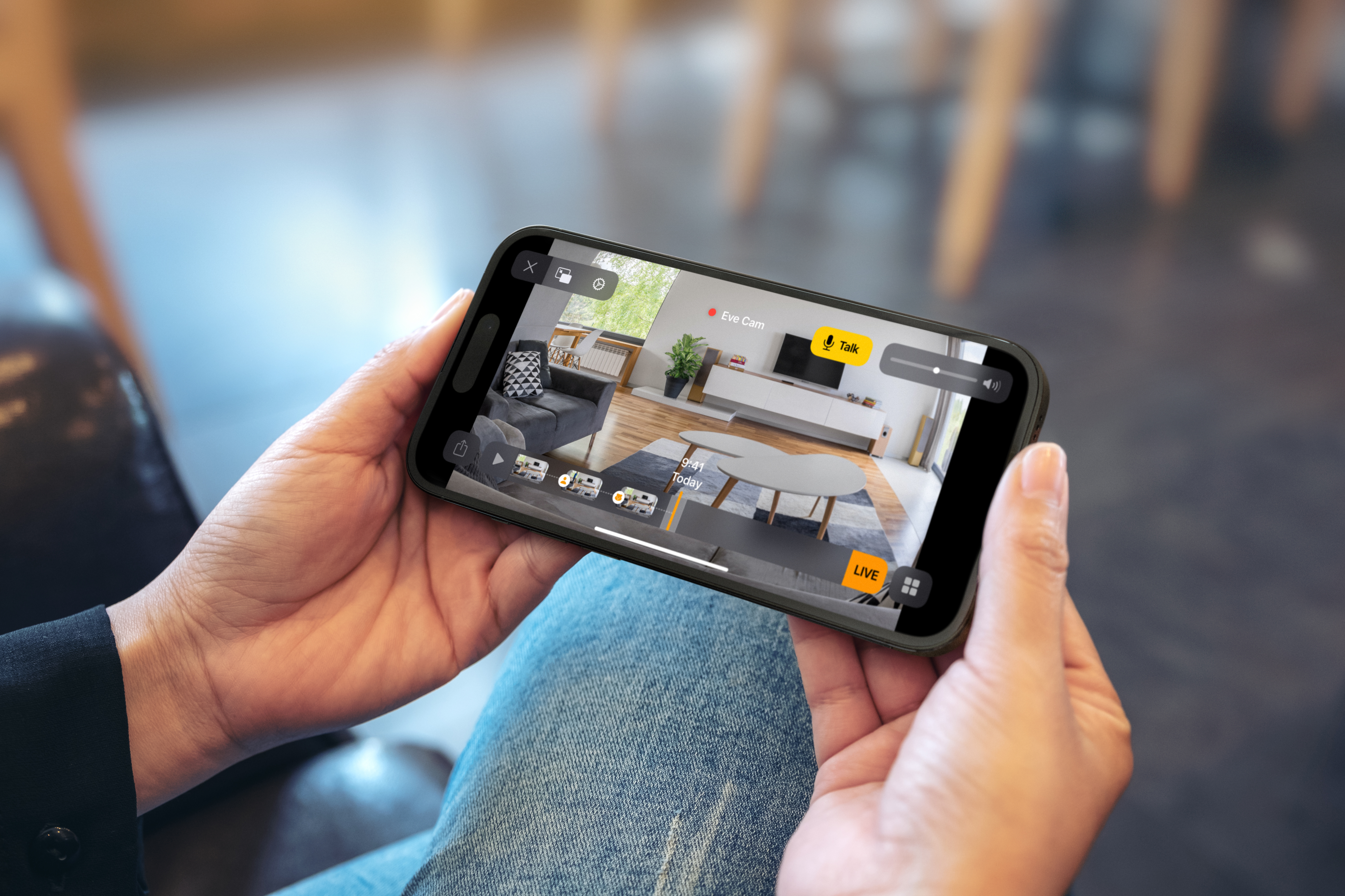 Pametna unutarnja kamera EVE Cam (1080p, 150°, noćni vid, Apple HomeKit, crna boja)-3