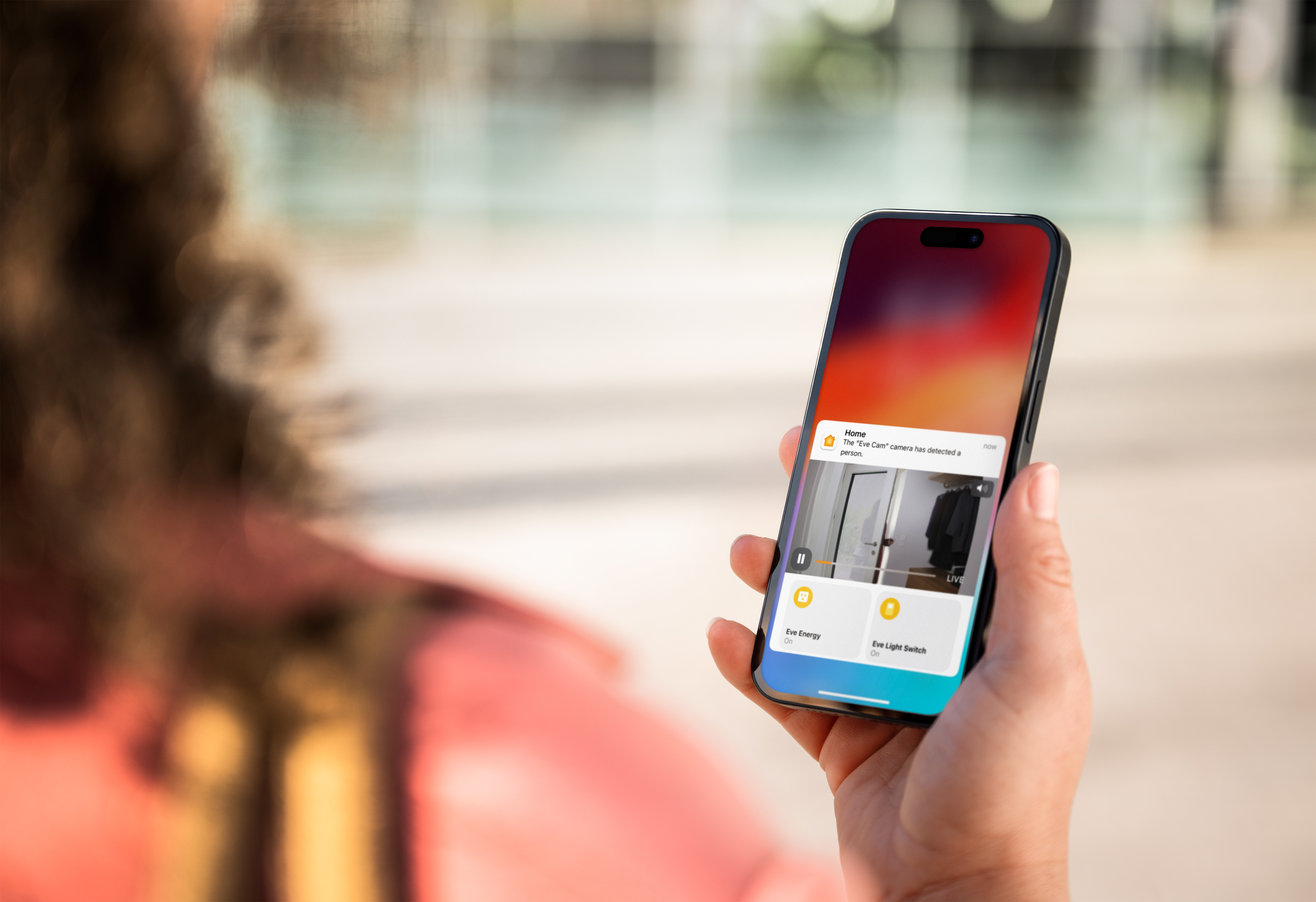 Pametna unutarnja kamera EVE Cam (1080p, 150°, noćni vid, Apple HomeKit, crna boja)-4