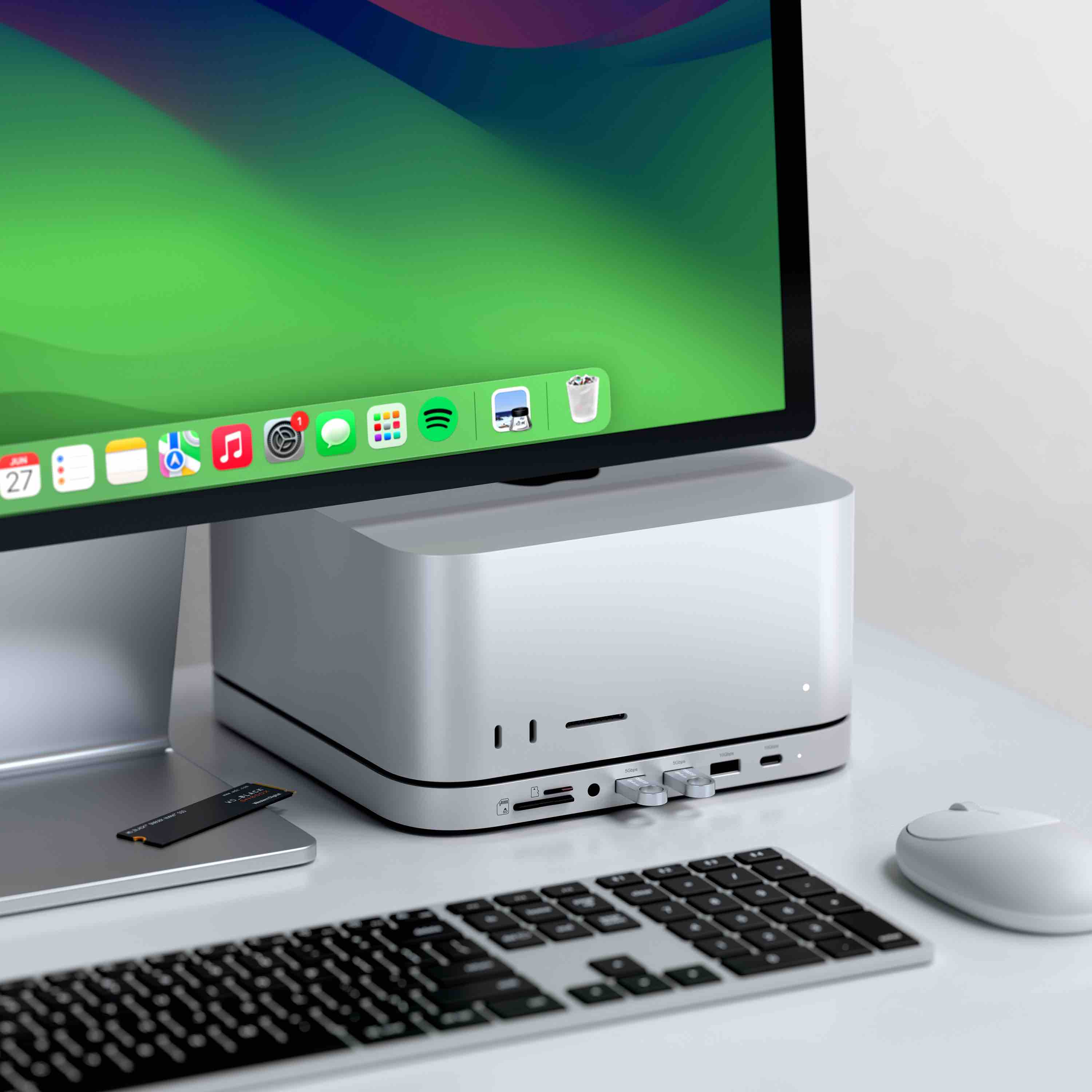 Satechi Stand & Hub For Mac Mini / Studio (1x USB-C 3.2, 1xUSB-A 3.2, 2x USB-A 3.0, 3.5mm Audio,1x Micro/SD, 1x NVMe/M.2 SATA SSD Enclosure Drive not included) - Silver-6