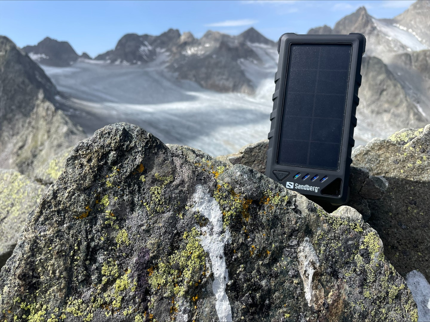 Prijenosna baterija na solarni pogon Sandberg Outdoor Solar Powerbank 16000 (IP67)-4