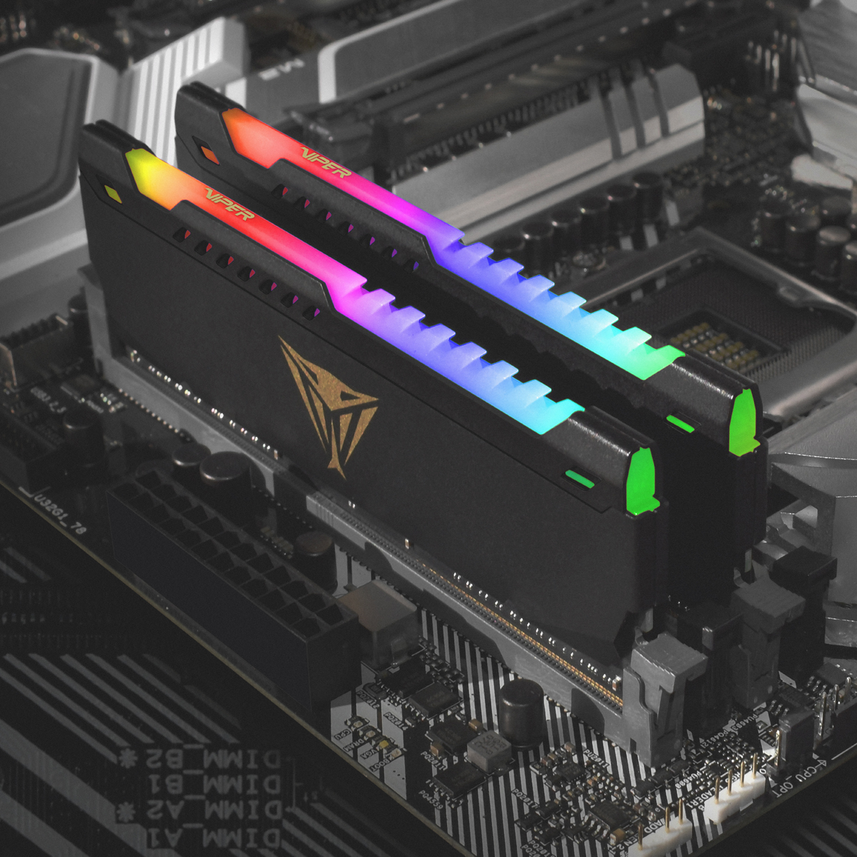 RAM memorija PATRIOT Viper Steel RGB Kit 32GB (2x16GB) DDR4-3200 DIMM PC4-25600 CL18/ 1.35V-4