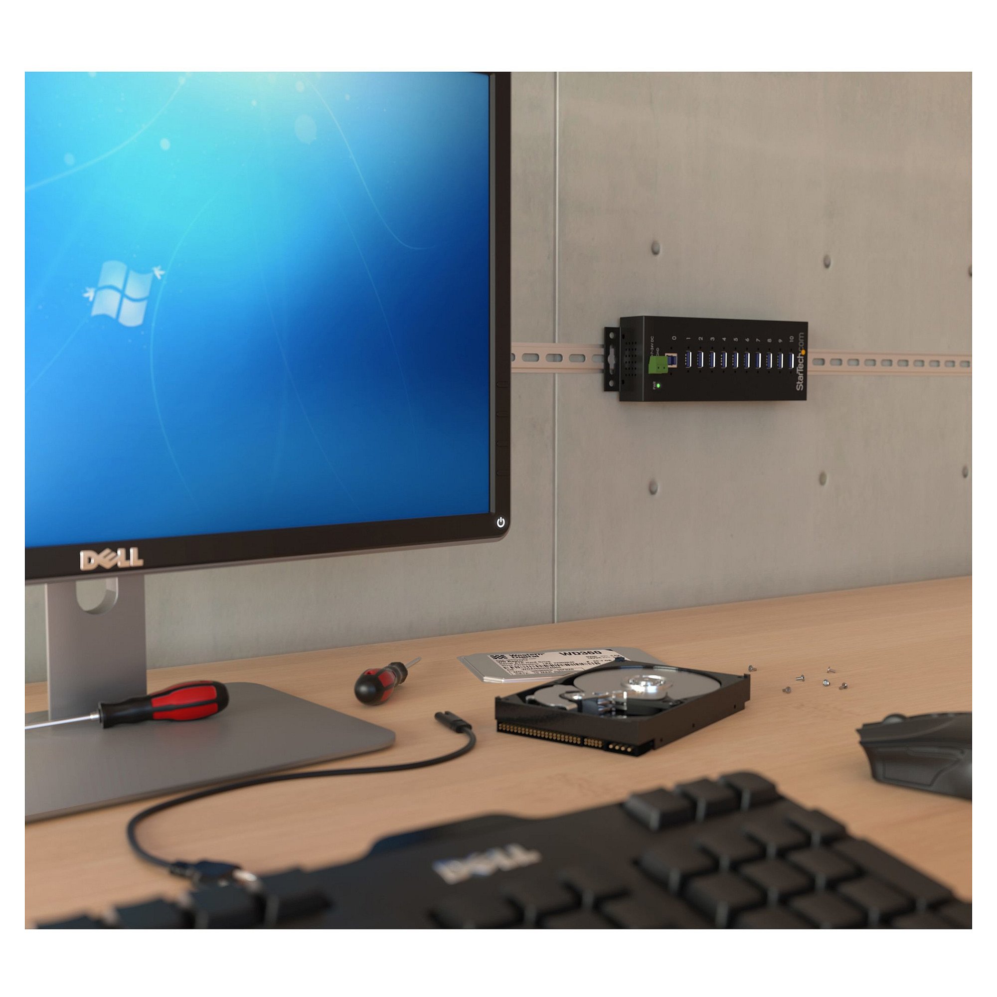 USB hub STARTECH 10-portni industrijski USB 3.0 ST1030USBM-7